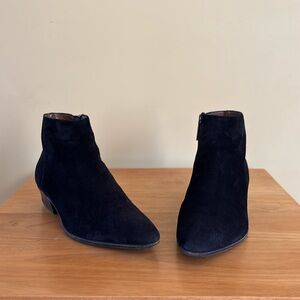 Aquatalia Suede Ankle Boot Size 6